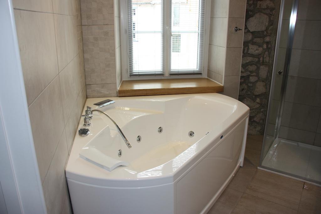 Hotel Terranostra Tarascon-sur-Ariege Bagian luar foto