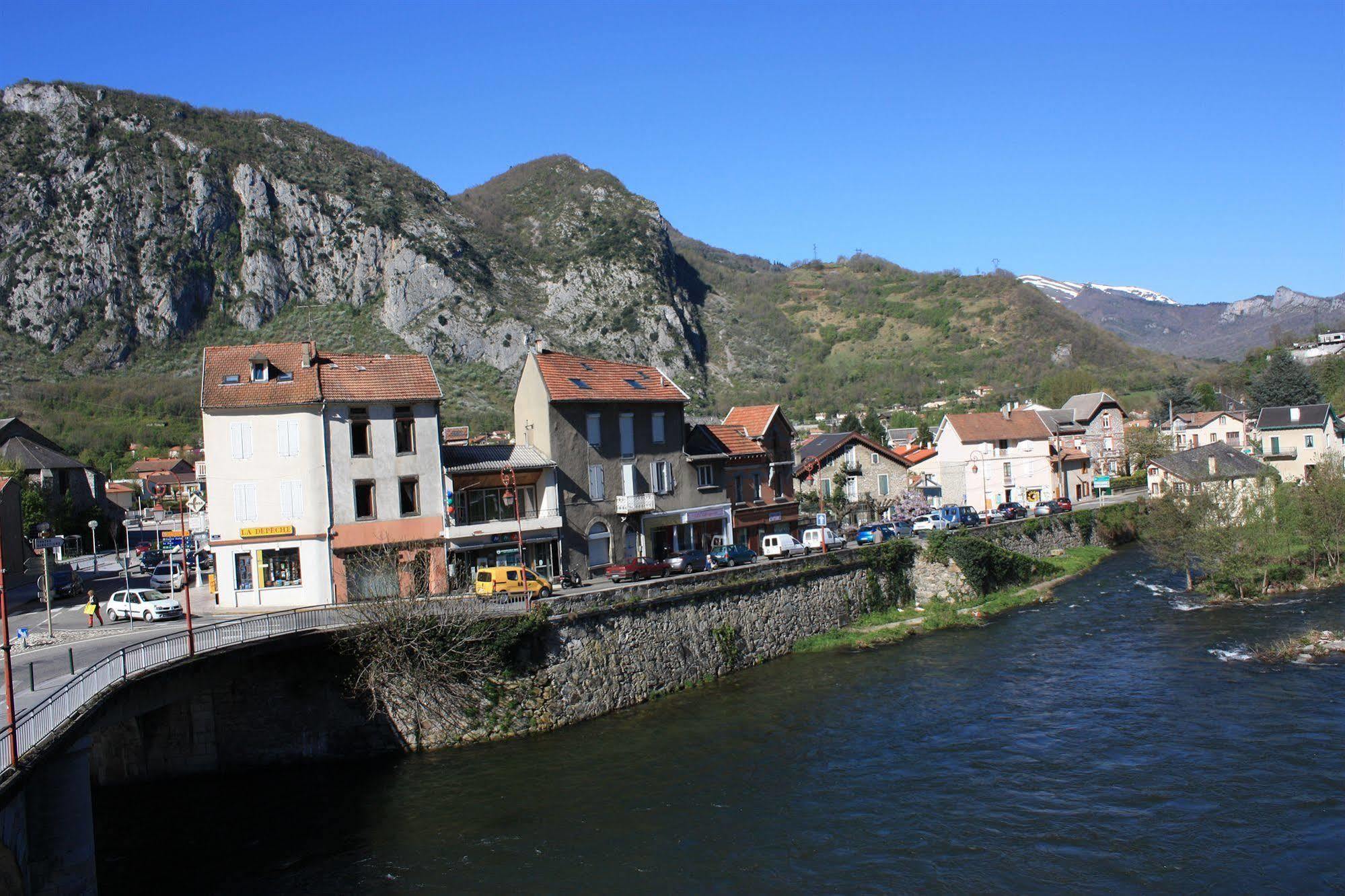 Hotel Terranostra Tarascon-sur-Ariege Bagian luar foto