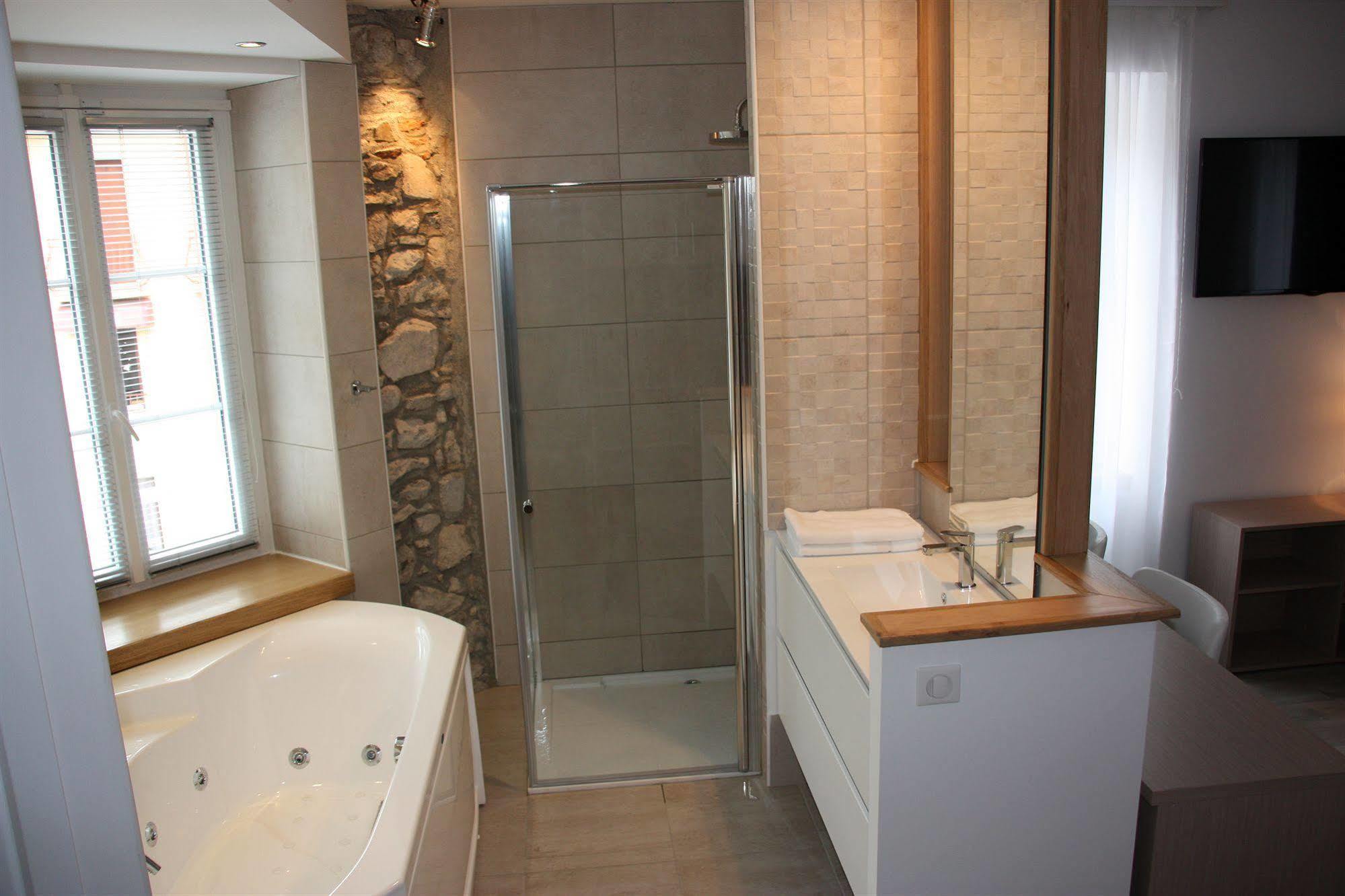 Hotel Terranostra Tarascon-sur-Ariege Bagian luar foto